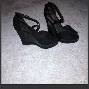 Fioni Black Dressy Wedge Shoes High 5” size 7 1/2